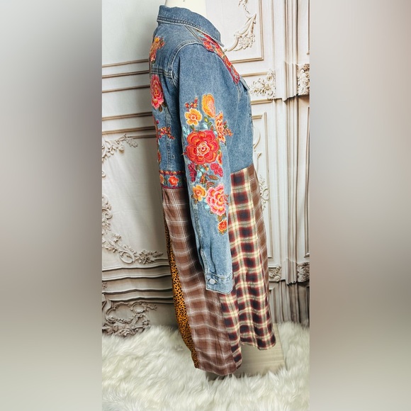 Floral Embroidered Denim Dress - Picture 10 of 10